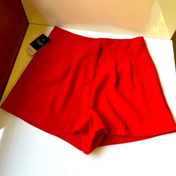 NWT DressUp gorgeous red Mitto shorts Sz M - Picture 1 of 7